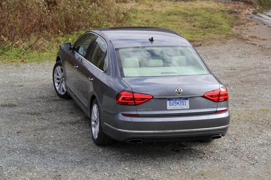  Volkswagen Passat V6 2016 года  (фото 15 из 30)